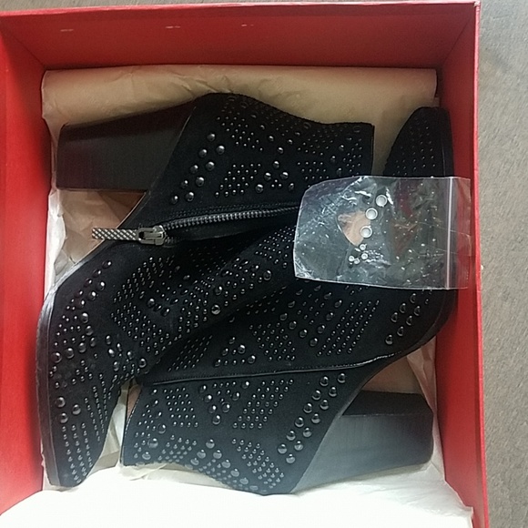 Donald J. Pliner Shoes - EUC Donald J Pliner studded ankle boots